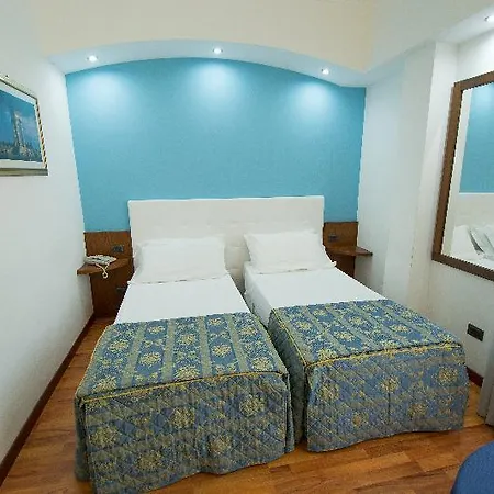 德拉瓦莱酒店 4*