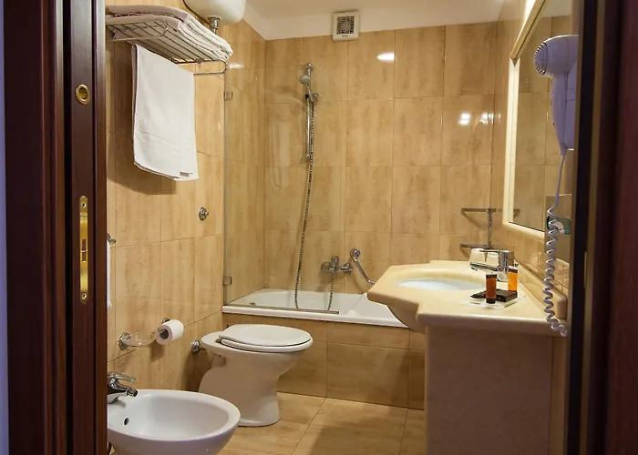 デラ ヴァッレ ホテル 4*