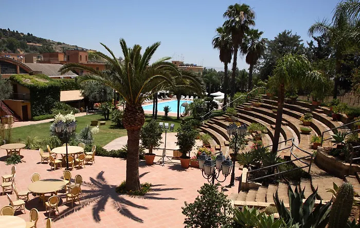 デラ ヴァッレ ホテル 4*